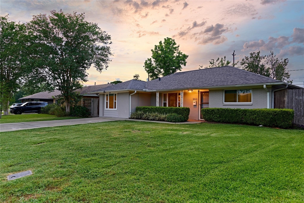 2210 Nina Lee Lane - Photo 0