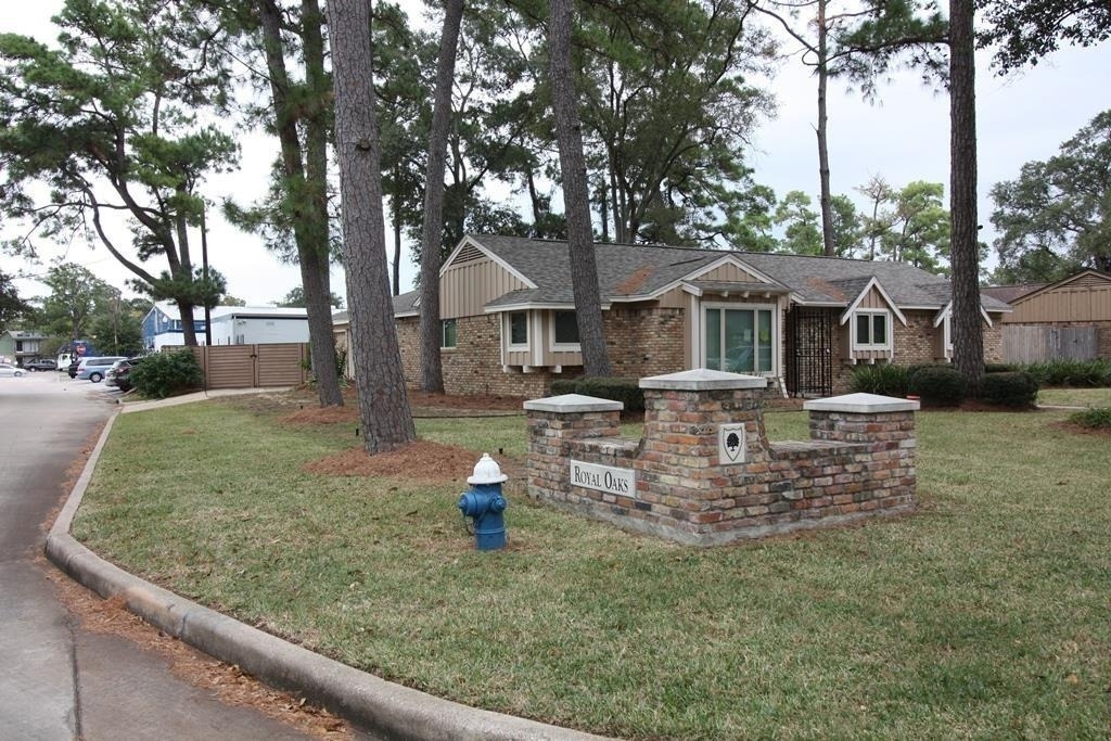 1766 Maux Drive - Photo 0