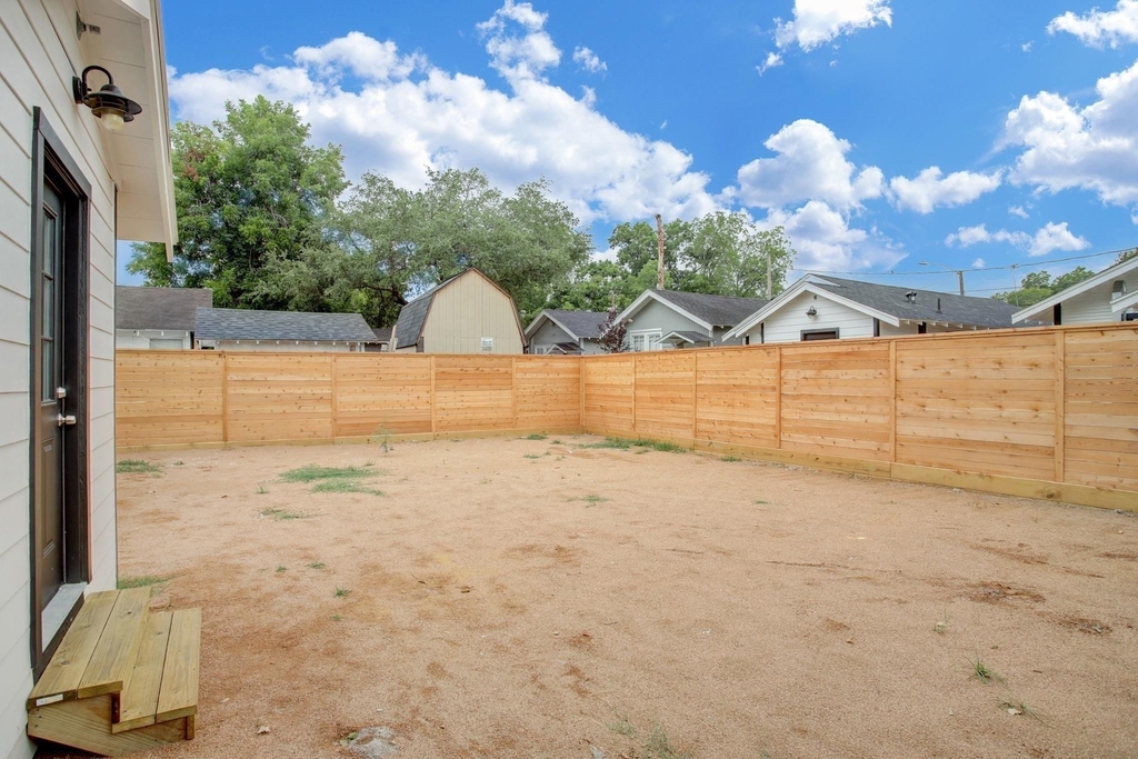 6107 N Main St - Photo 13
