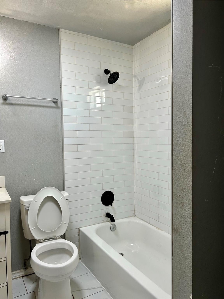 605 E Hunnicutt Street - Photo 9