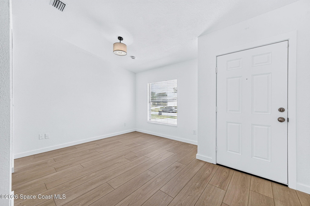 711 Avalon Street Se - Photo 18