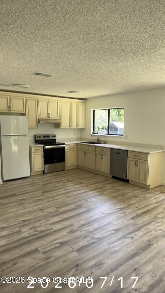 1418 Paley Circle Se - Photo 0