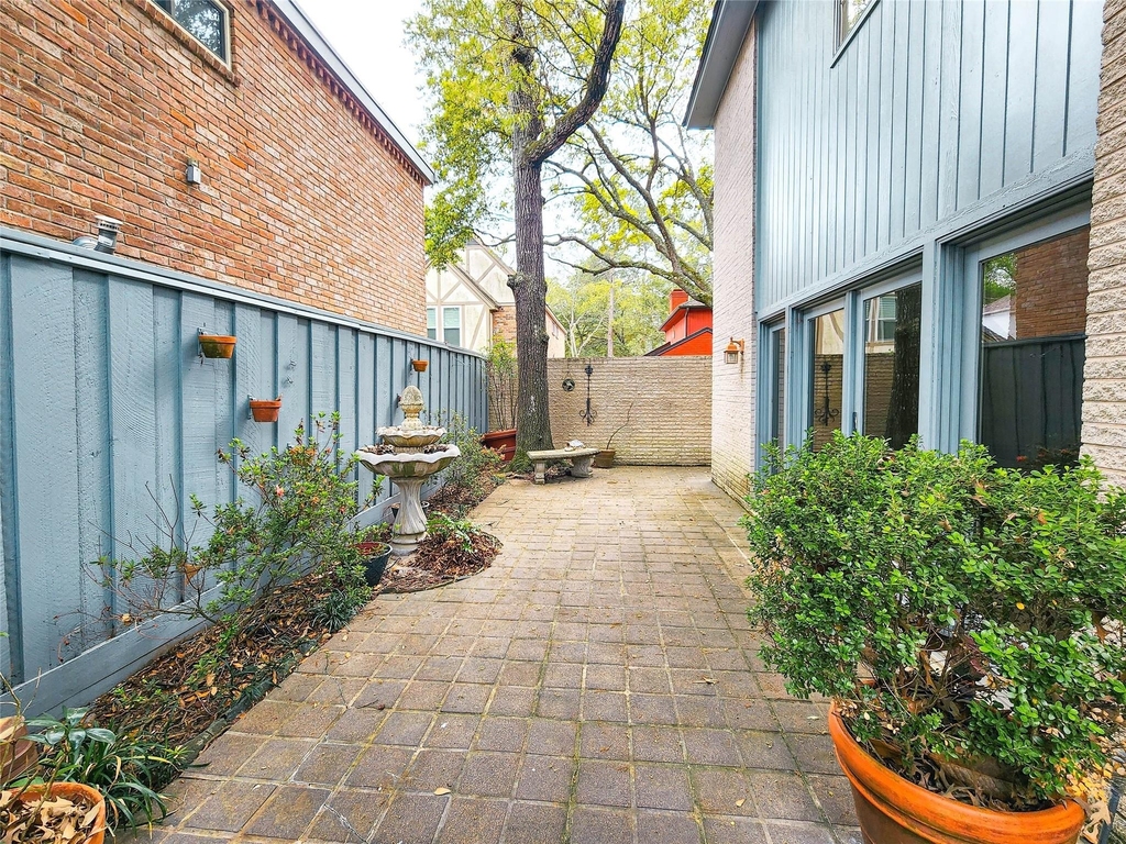 12 Kings Row - Photo 5