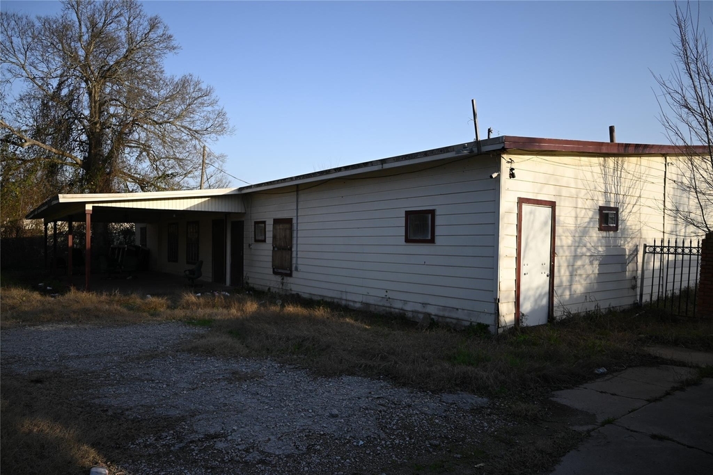 4609 Laura Koppe Road - Photo 6