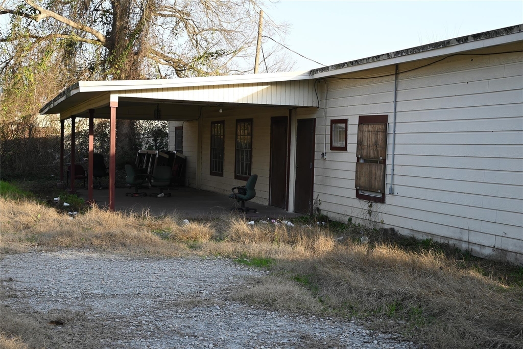 4609 Laura Koppe Road - Photo 5