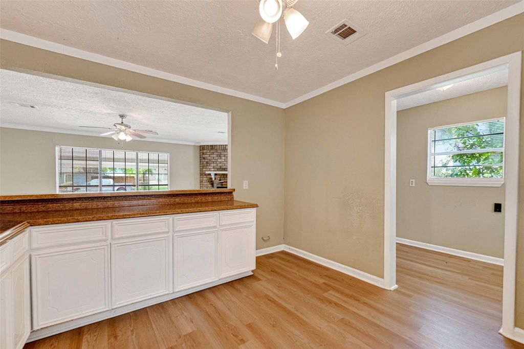 1504 Lawrence Avenue - Photo 28