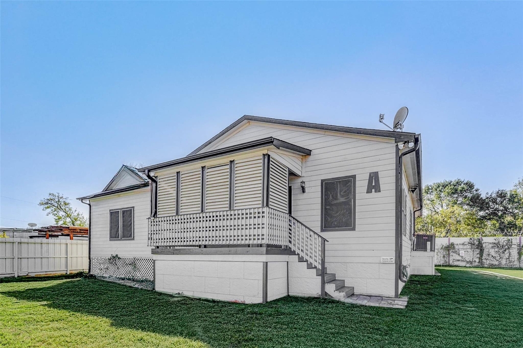 10905 Shady Lane - Photo 0