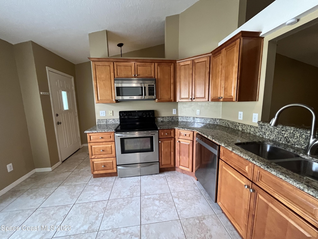 2452 Appalachian Drive - Photo 2