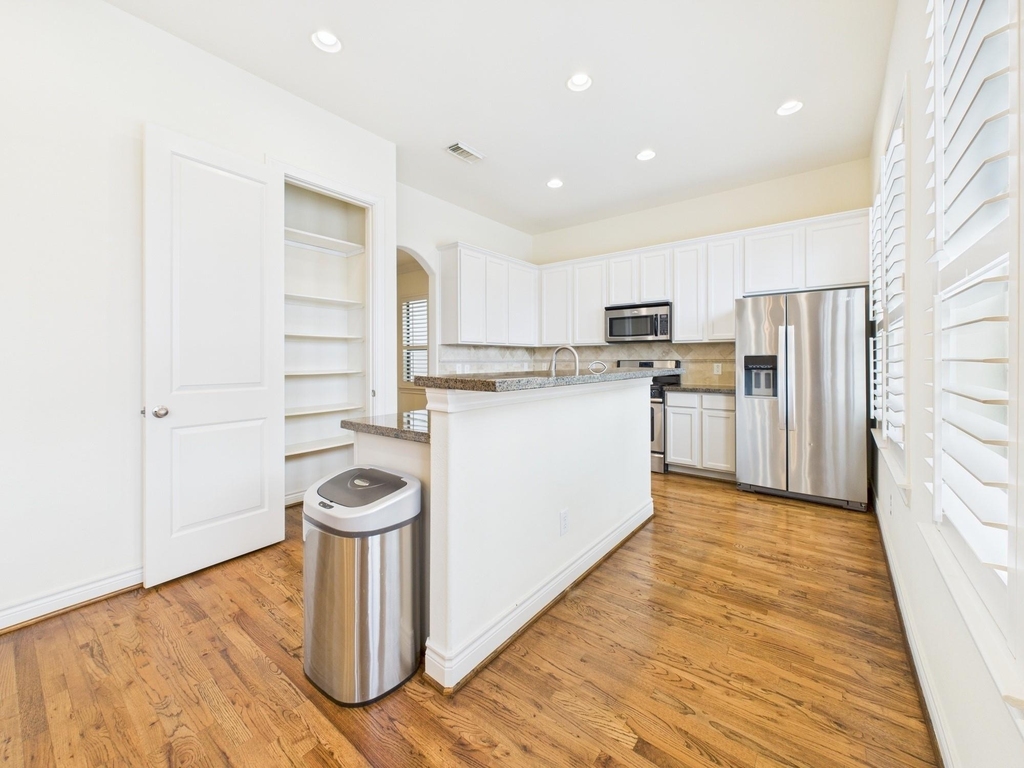 11025 Sherwood Grove - Photo 16