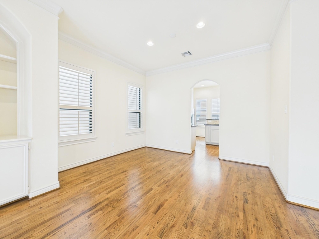 11025 Sherwood Grove - Photo 12