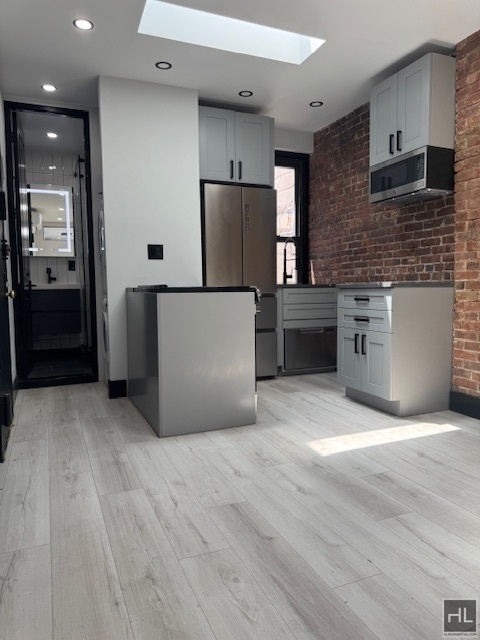 West 52 Street - Photo 0