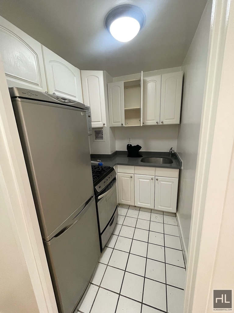 East 36 Street - Photo 2