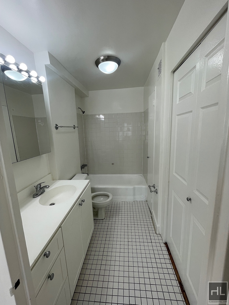 East 36 Street - Photo 3
