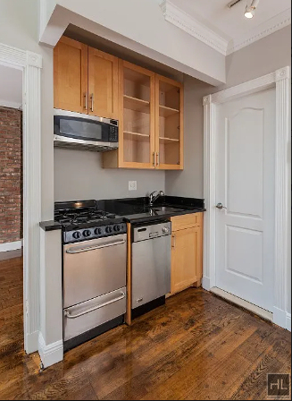 West 21st Street - Photo 3