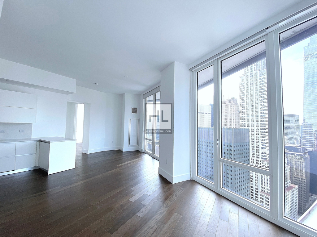 East 44th Street - Photo 0