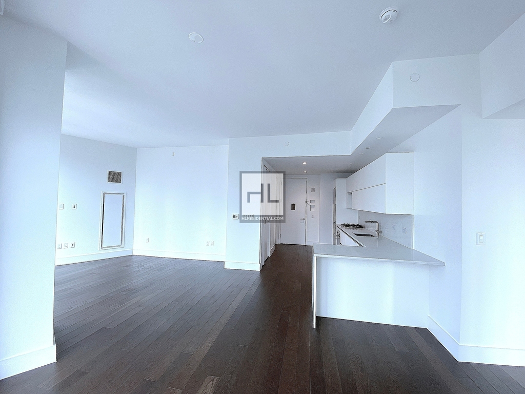 East 44th Street - Photo 2