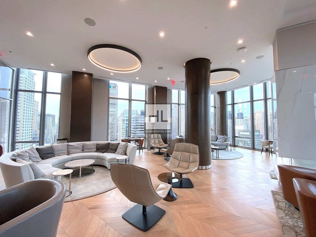 East 44th Street - Photo 5