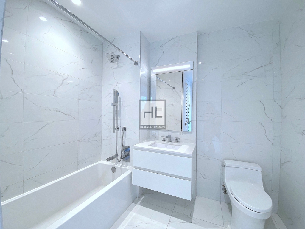 East 44th Street - Photo 3