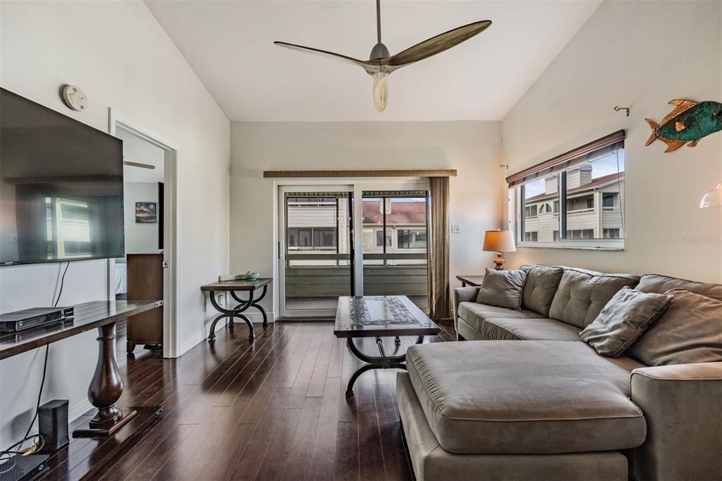 637 Drake Lane N - Photo 12