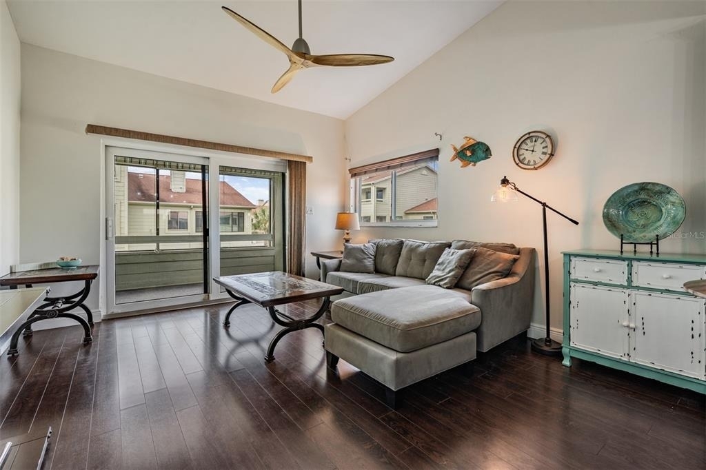637 Drake Lane N - Photo 10