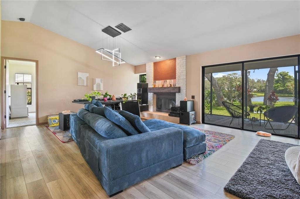 2906 Windridge Drive - Photo 4