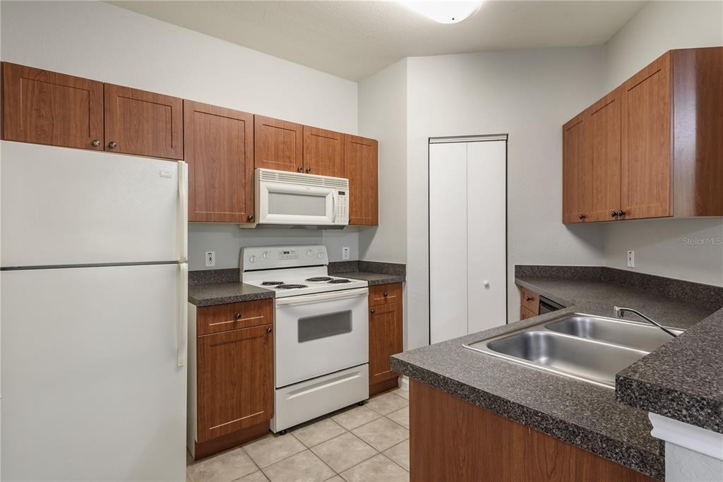2262 Chianti Place - Photo 10