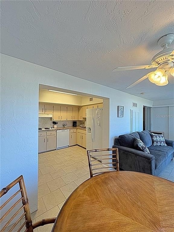 2001 World Parkway Boulevard - Photo 12