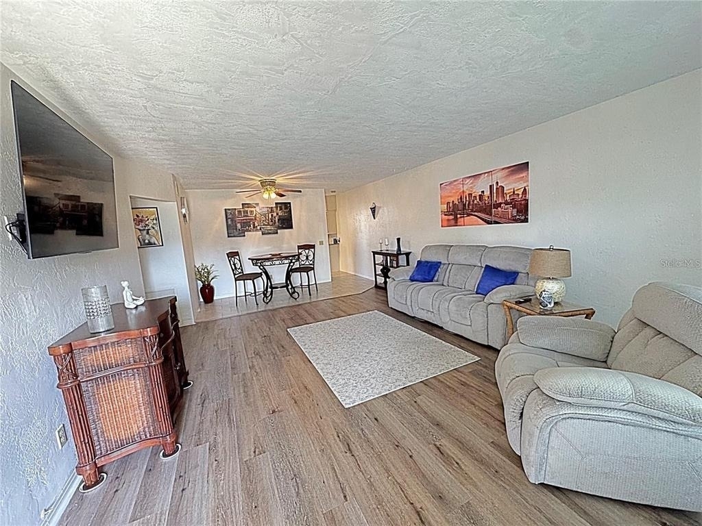 2001 World Parkway Boulevard - Photo 3