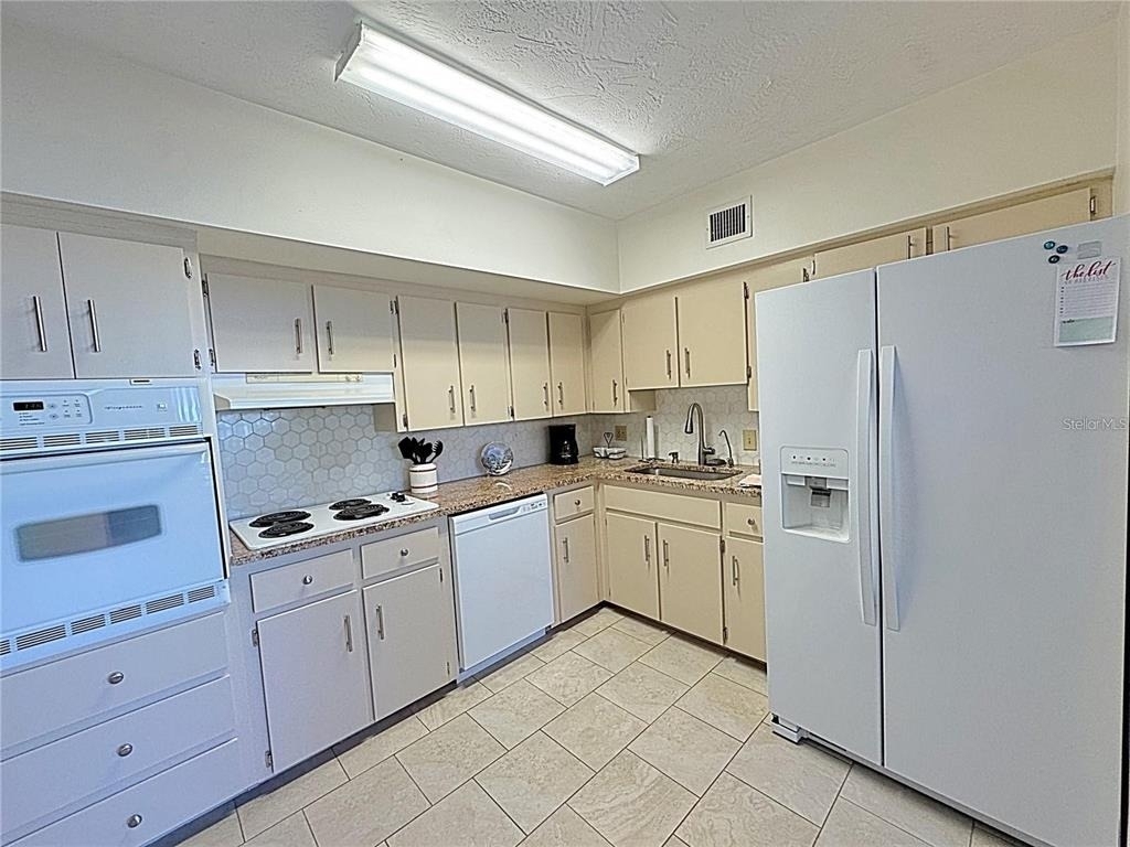 2001 World Parkway Boulevard - Photo 6