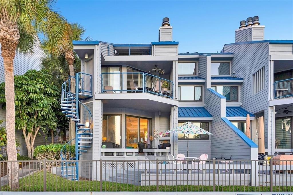 910 Pinellas Bayway S - Photo 3