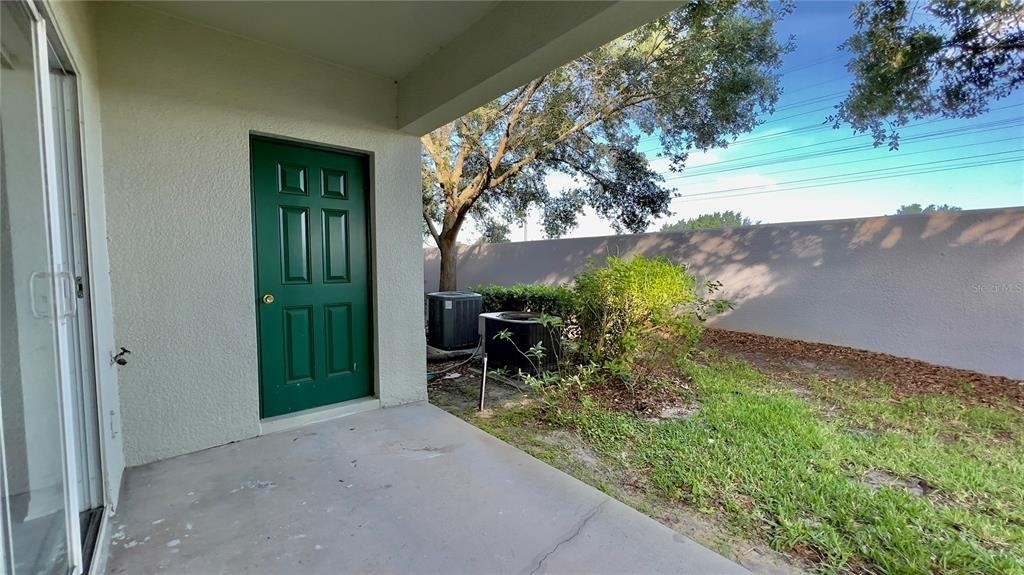 10946 Savannah Wood Drive - Photo 4