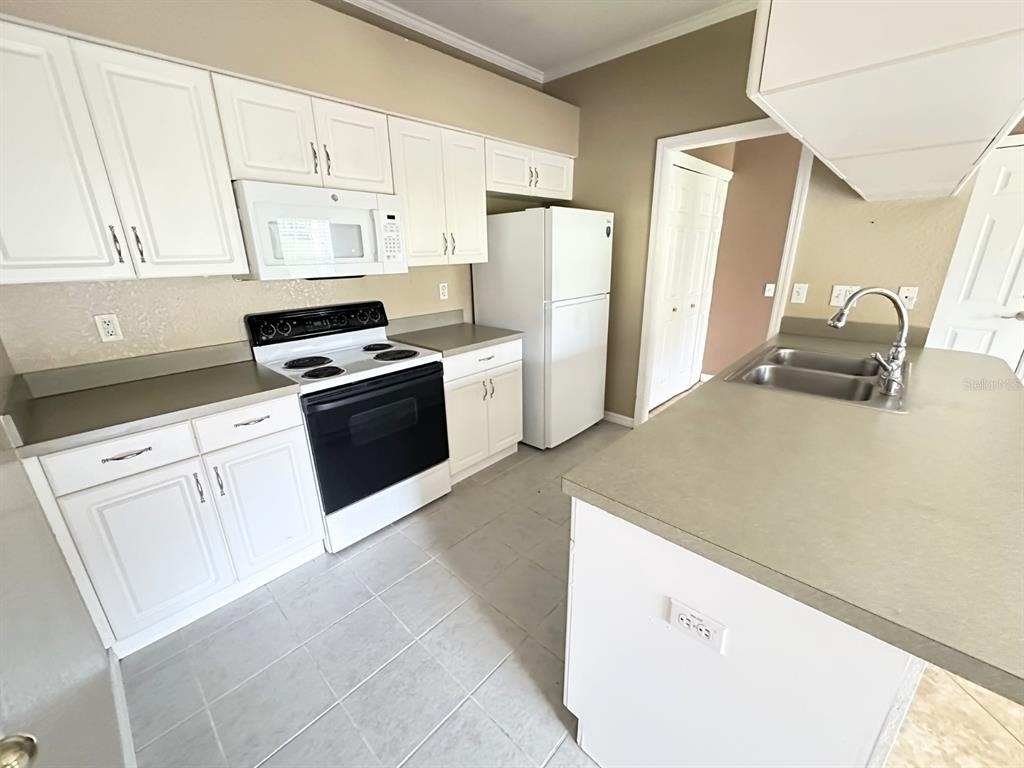 1003 Eagle Pond Drive - Photo 5