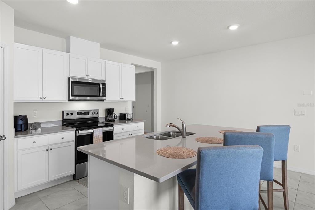 1340 Daisy Fiel Dr - Photo 4