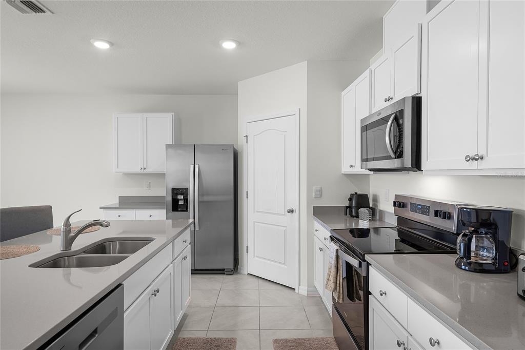 1340 Daisy Fiel Dr - Photo 5