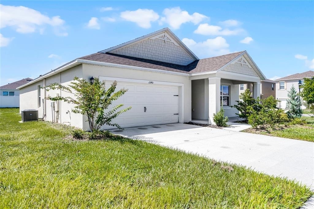 1340 Daisy Fiel Dr - Photo 1