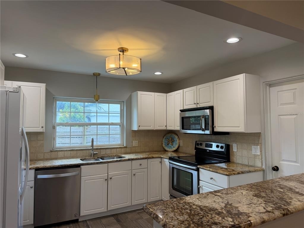 1627 Orange Avenue - Photo 3