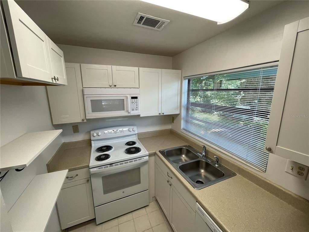 4524 Sw 46th Drive - Photo 3