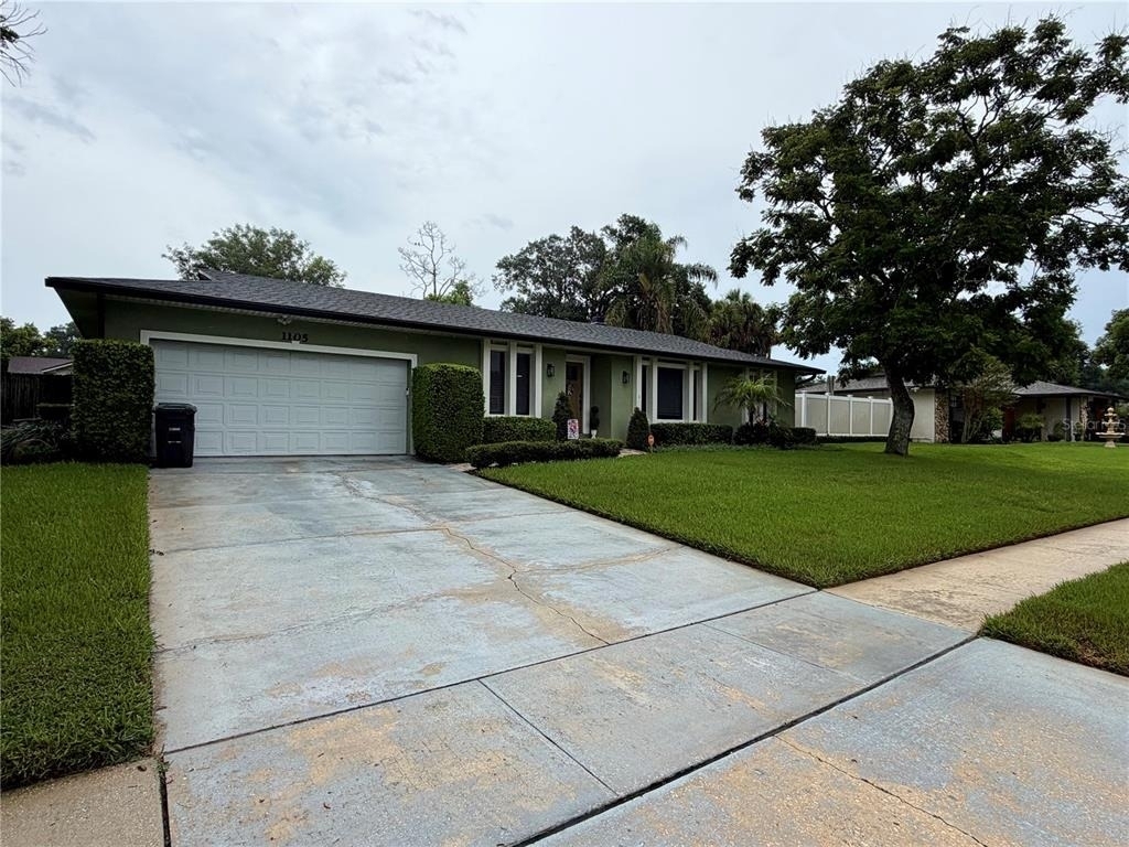 1105 Doris Street - Photo 1