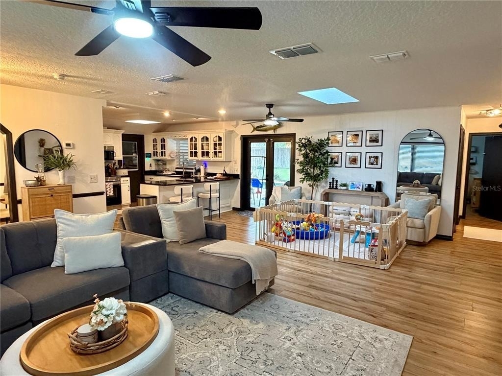 1105 Doris Street - Photo 4