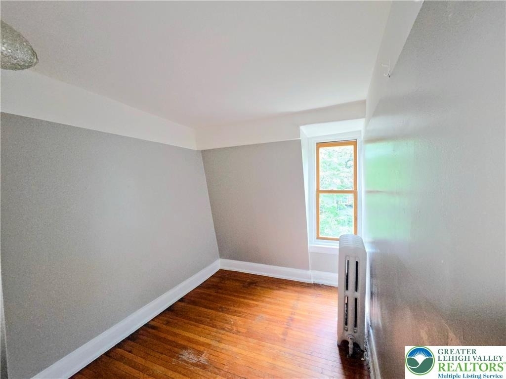 1048 W Walnut Street - Photo 7