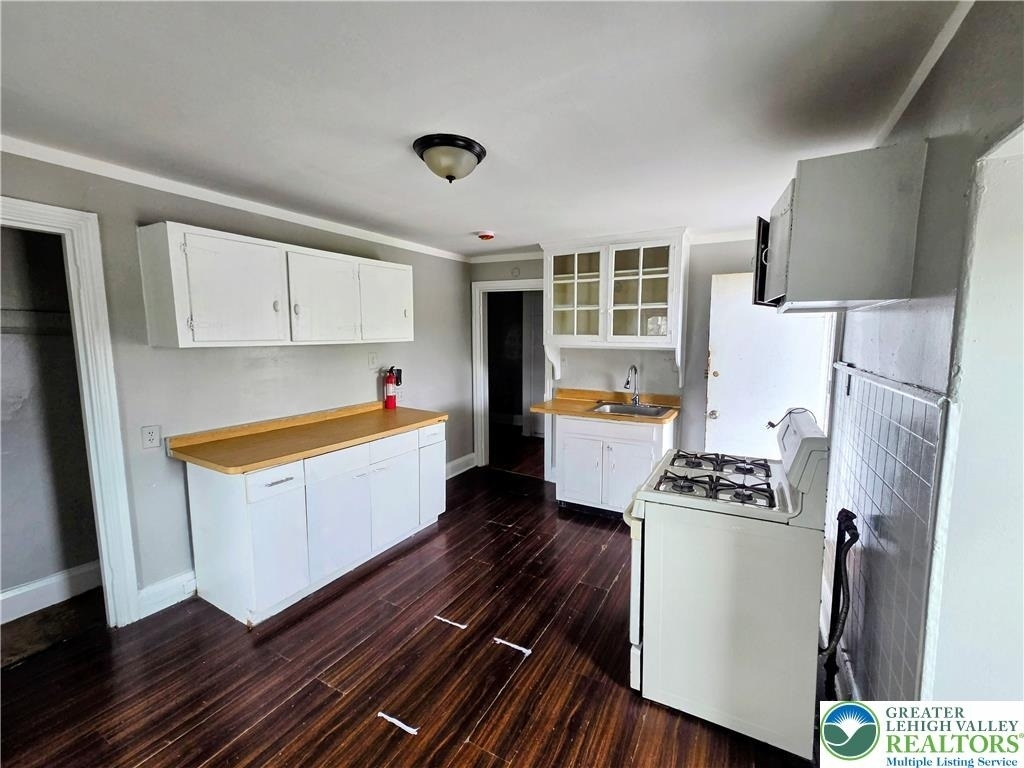 1048 W Walnut Street - Photo 4
