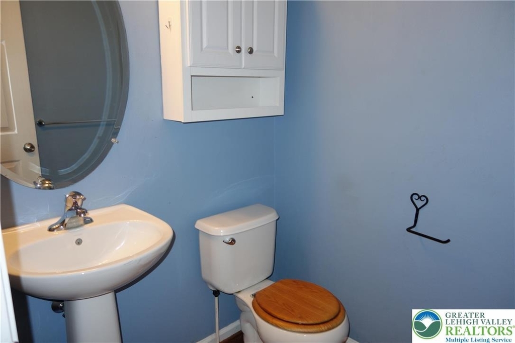 1033 King Way - Photo 8
