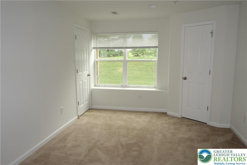 1033 King Way - Photo 18