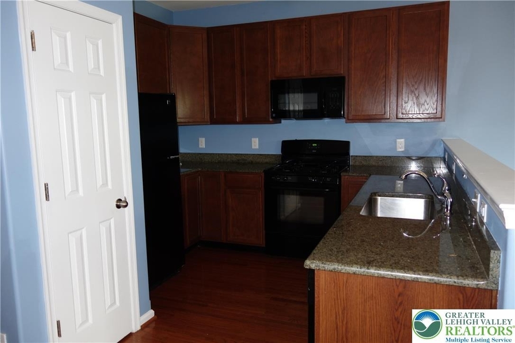 1033 King Way - Photo 5