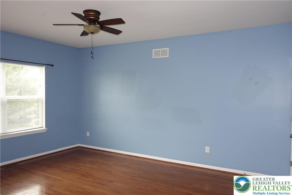 1033 King Way - Photo 7