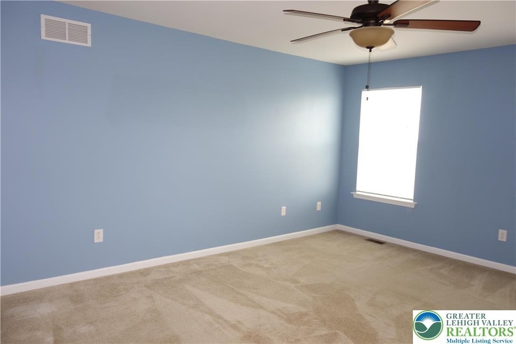 1033 King Way - Photo 9