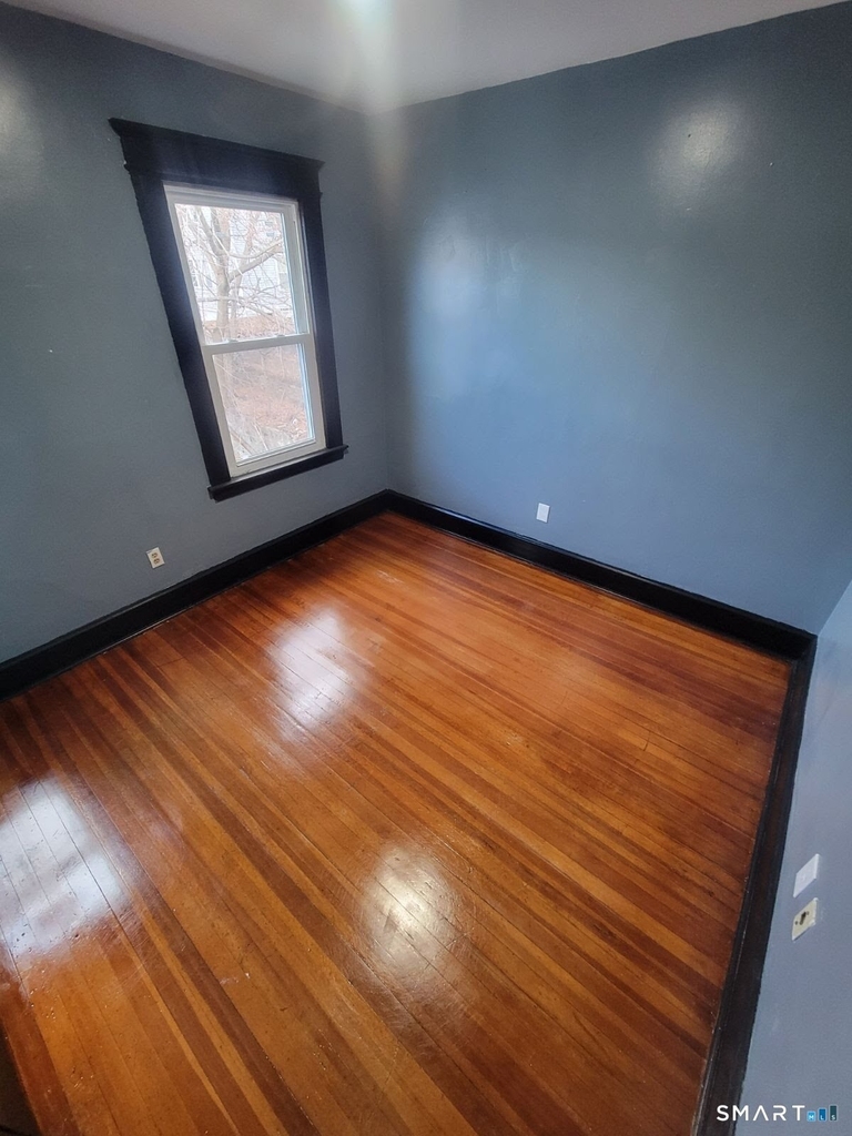 73 Lounsbury Street - Photo 3
