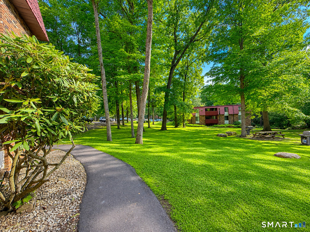 10 Woodsedge Drive - Photo 23