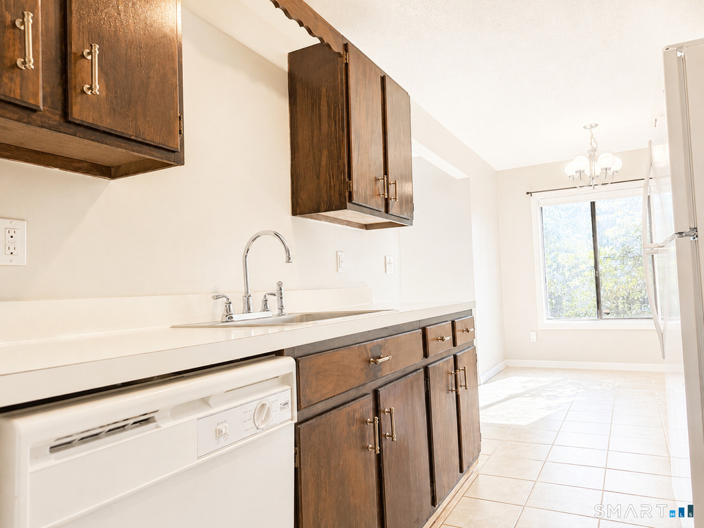10 Woodsedge Drive - Photo 3