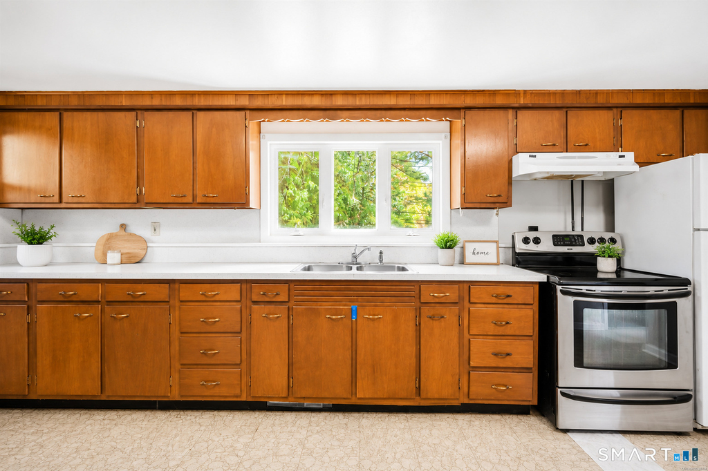 677 Woodtick Road - Photo 3